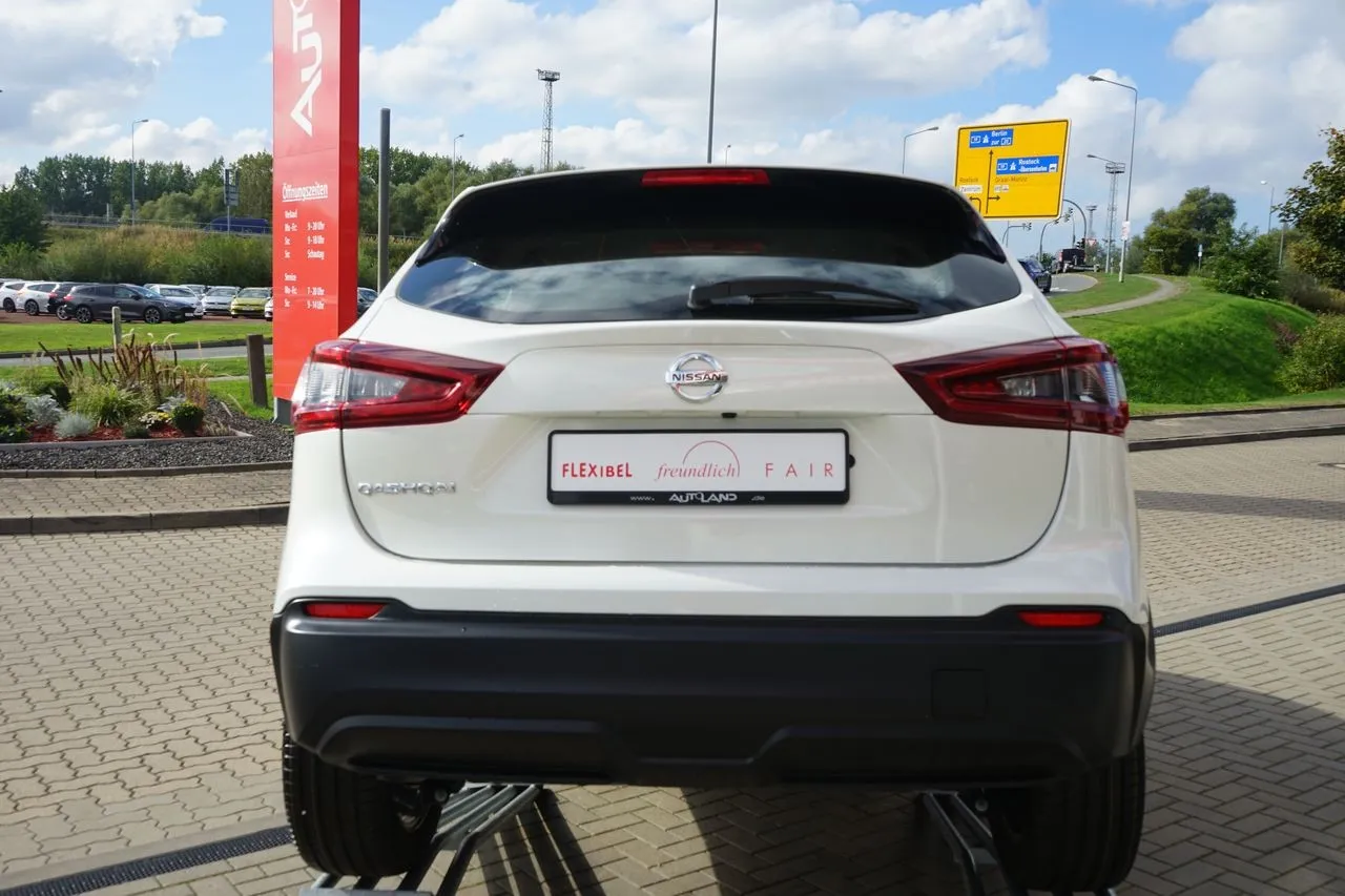 Nissan Qashqai 1.3 DIG-T...  Image 3